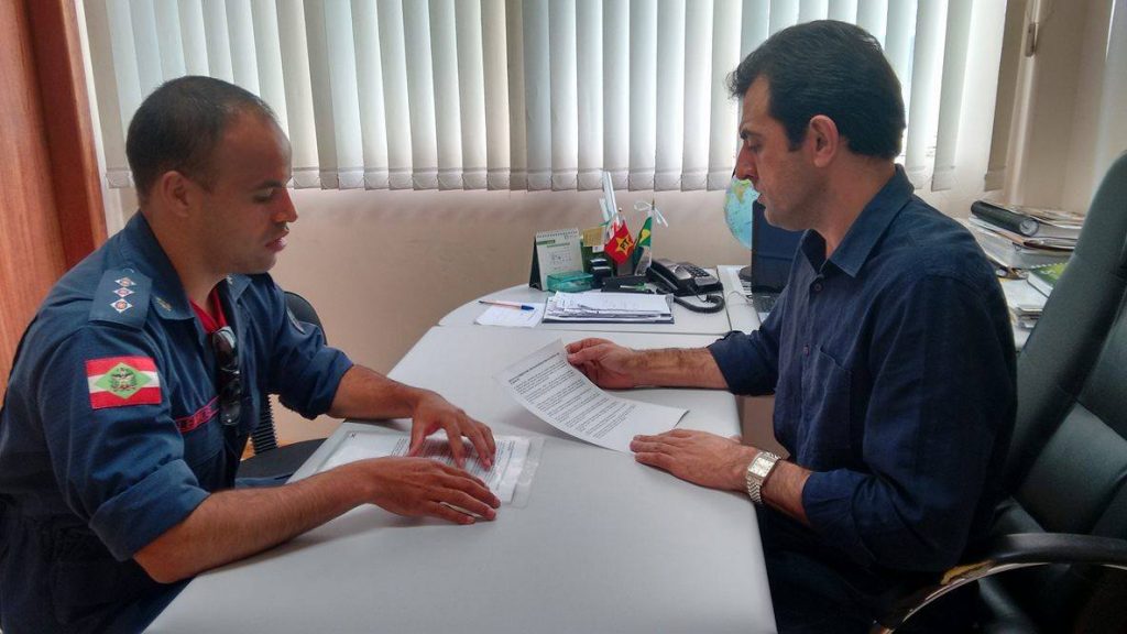 Comandante Luiz Felipe Lemos visita vereador Vanio